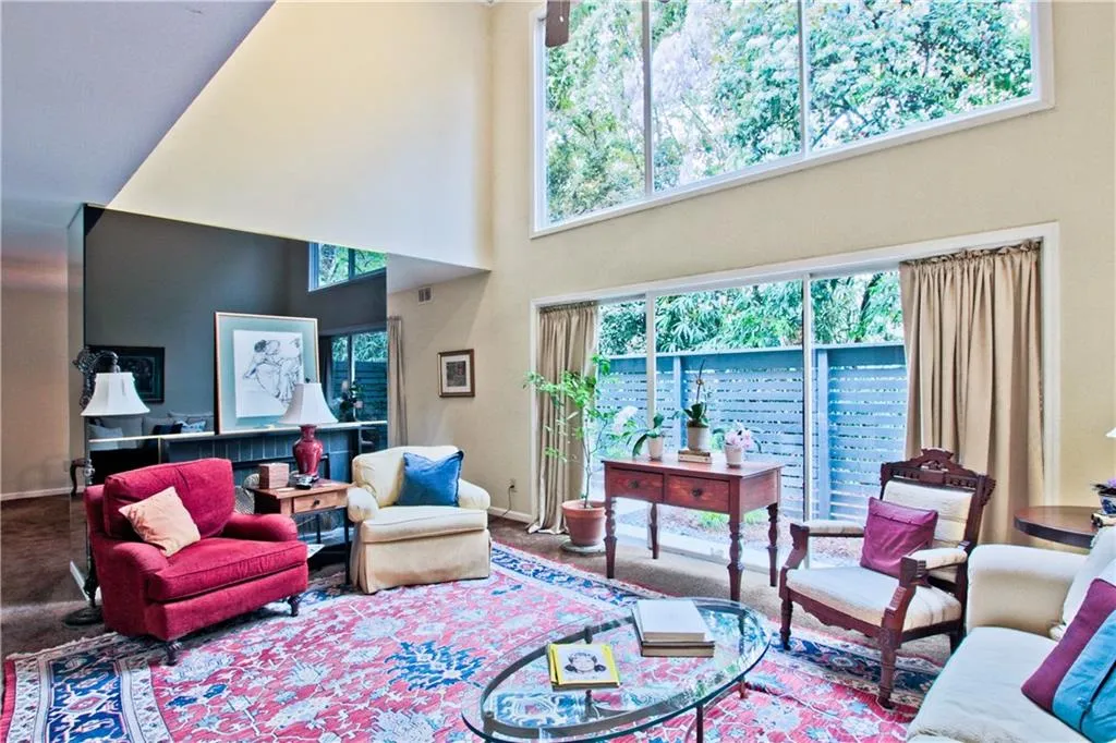 32 Forrest Place, Sandy Springs, Georgia 30328, 3 Bedrooms Bedrooms, ,2 BathroomsBathrooms,Residential,Sold,32 Forrest Place,5997479