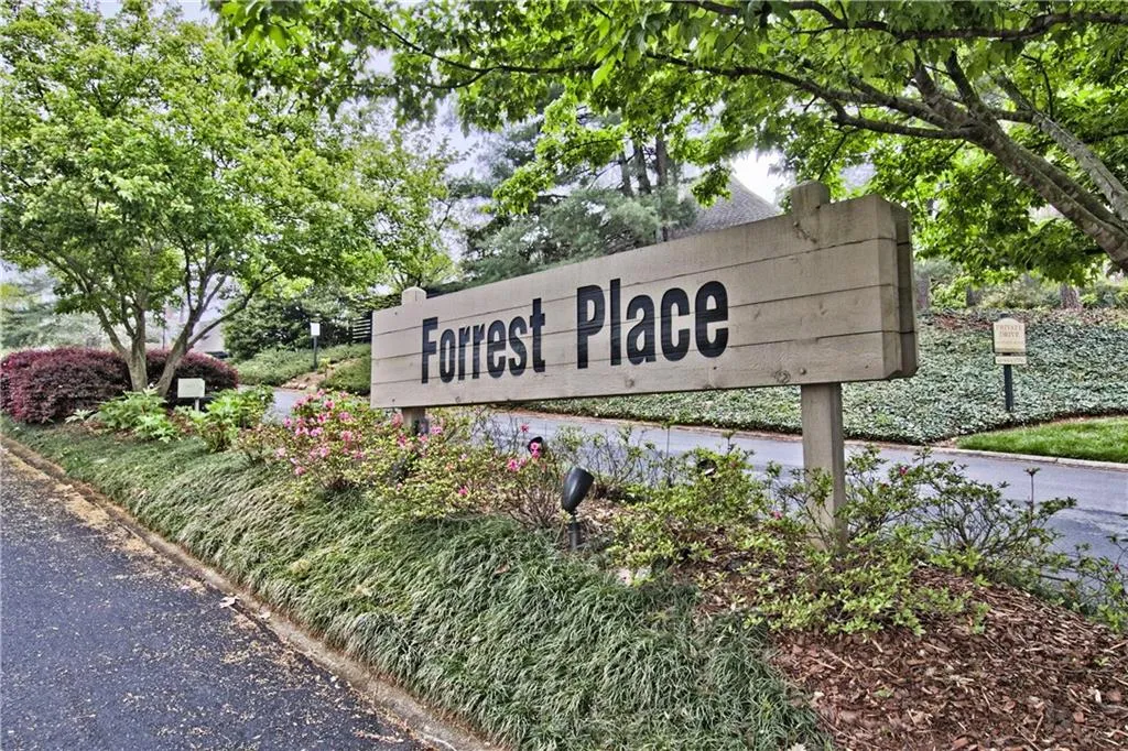 32 Forrest Place, Sandy Springs, Georgia 30328, 3 Bedrooms Bedrooms, ,2 BathroomsBathrooms,Residential,Sold,32 Forrest Place,5997479