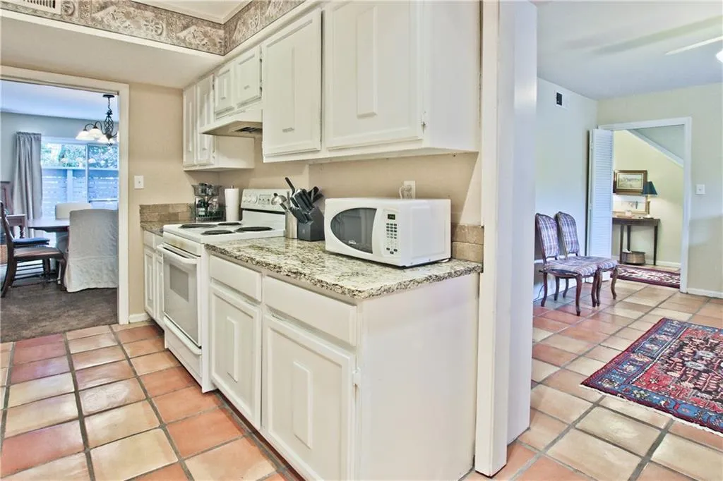 32 Forrest Place, Sandy Springs, Georgia 30328, 3 Bedrooms Bedrooms, ,2 BathroomsBathrooms,Residential,Sold,32 Forrest Place,5997479