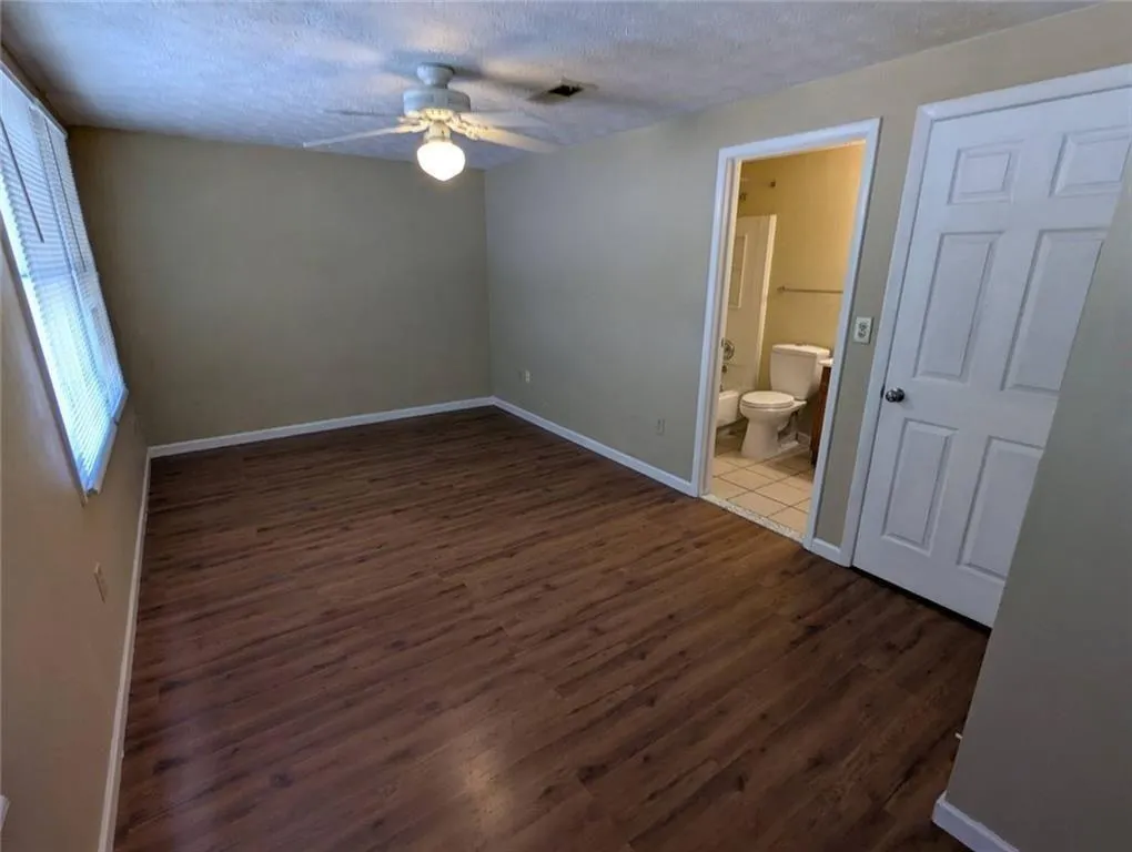 8839 Long Beach Circle, Sandy Springs, Georgia 30350, 2 Bedrooms Bedrooms, ,2 BathroomsBathrooms,Residential,For Sale,8839 Long Beach Circle,7756374