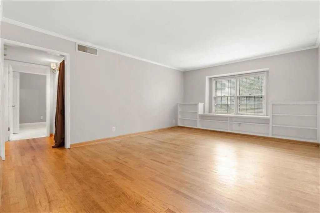 61 Lamsden Lane Nw, Atlanta, Georgia 30327, 2 Bedrooms Bedrooms, ,2 BathroomsBathrooms,Residential,For Sale,61 Lamsden Lane Nw,7629038