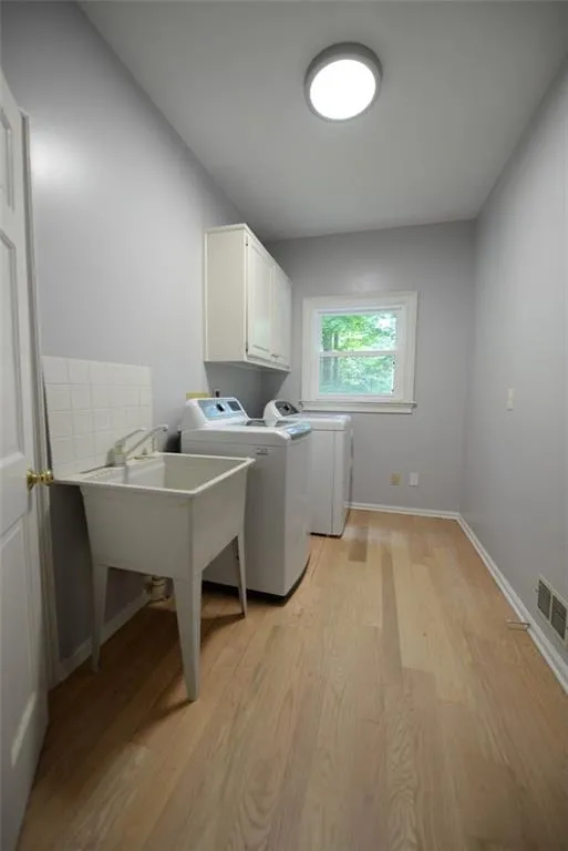 61 Lamsden Lane Nw, Atlanta, Georgia 30327, 2 Bedrooms Bedrooms, ,2 BathroomsBathrooms,Residential,For Sale,61 Lamsden Lane Nw,7629038