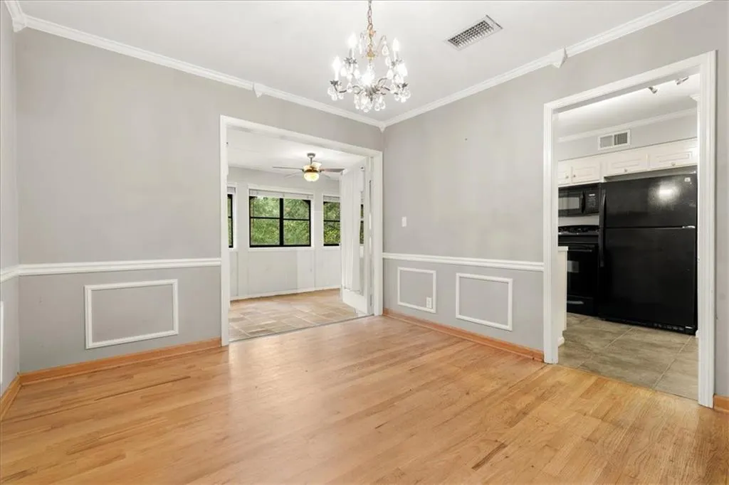 61 Lamsden Lane Nw, Atlanta, Georgia 30327, 2 Bedrooms Bedrooms, ,2 BathroomsBathrooms,Residential,For Sale,61 Lamsden Lane Nw,7629038
