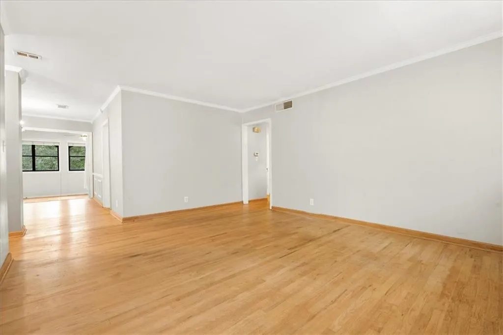 61 Lamsden Lane Nw, Atlanta, Georgia 30327, 2 Bedrooms Bedrooms, ,2 BathroomsBathrooms,Residential,For Sale,61 Lamsden Lane Nw,7629038