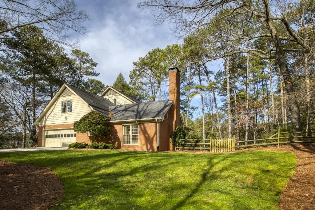 230 Cameron Ridge Drive, Sandy Springs, Georgia 30328, 4 Bedrooms Bedrooms, ,3 BathroomsBathrooms,Residential,Sold,230 Cameron Ridge Drive,6826505