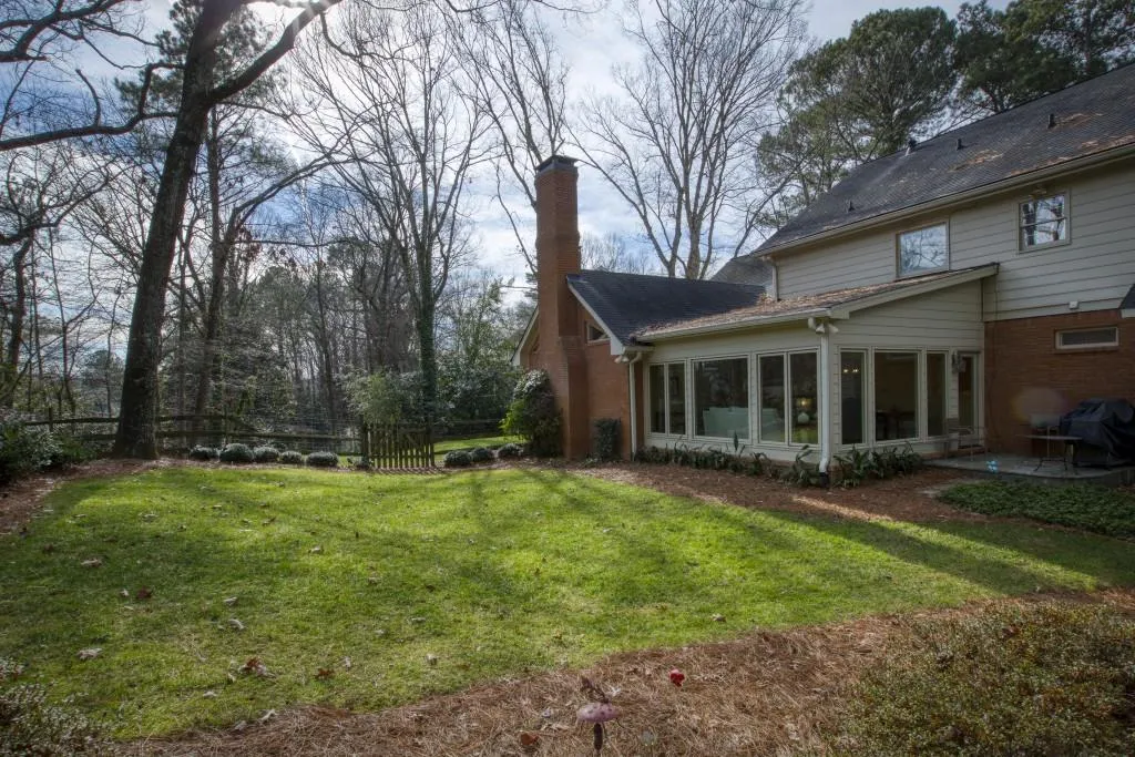 230 Cameron Ridge Drive, Sandy Springs, Georgia 30328, 4 Bedrooms Bedrooms, ,3 BathroomsBathrooms,Residential,Sold,230 Cameron Ridge Drive,6826505
