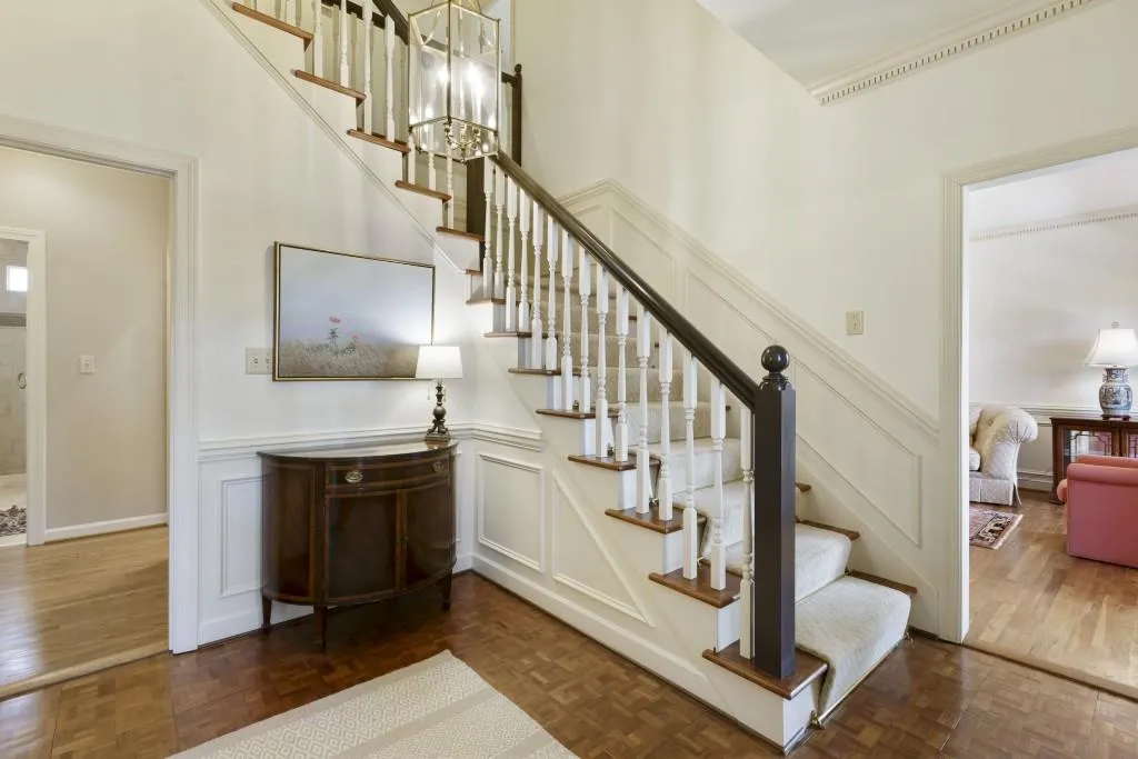 230 Cameron Ridge Drive, Sandy Springs, Georgia 30328, 4 Bedrooms Bedrooms, ,3 BathroomsBathrooms,Residential,Sold,230 Cameron Ridge Drive,6826505
