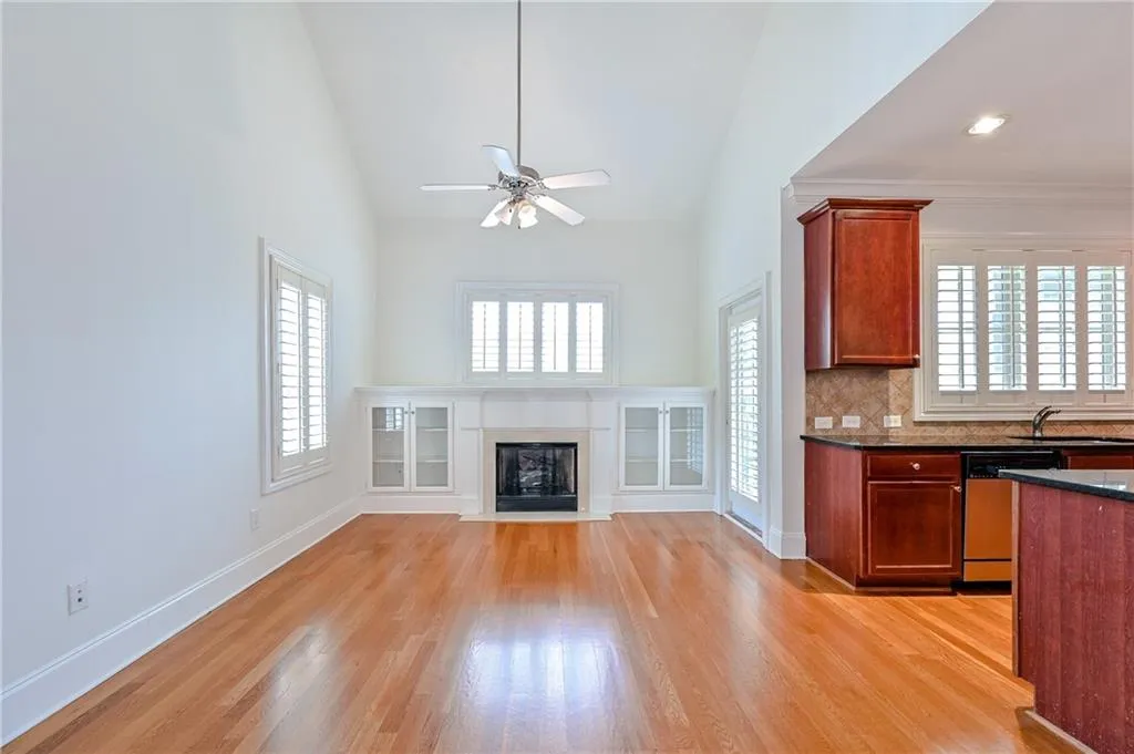 197 Le Gran Court, Sandy Springs, Georgia 30328, 2 Bedrooms Bedrooms, ,2 BathroomsBathrooms,Residential,Sold,197 Le Gran Court,7056110