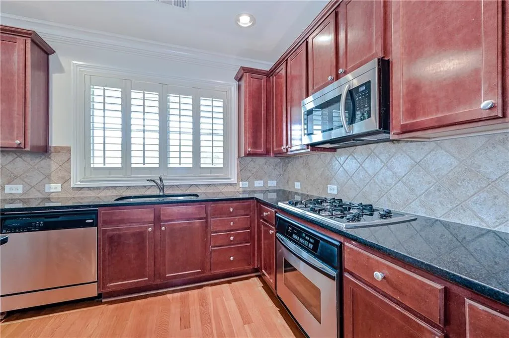 197 Le Gran Court, Sandy Springs, Georgia 30328, 2 Bedrooms Bedrooms, ,2 BathroomsBathrooms,Residential,Sold,197 Le Gran Court,7056110