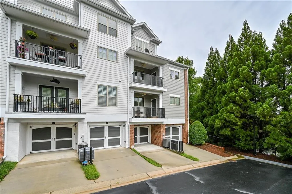 197 Le Gran Court, Sandy Springs, Georgia 30328, 2 Bedrooms Bedrooms, ,2 BathroomsBathrooms,Residential,Sold,197 Le Gran Court,7056110