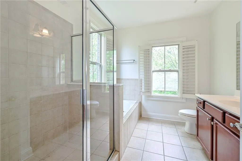 197 Le Gran Court, Sandy Springs, Georgia 30328, 2 Bedrooms Bedrooms, ,2 BathroomsBathrooms,Residential,Sold,197 Le Gran Court,7056110