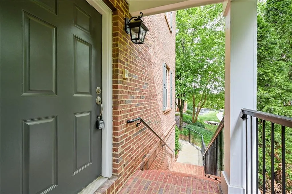 197 Le Gran Court, Sandy Springs, Georgia 30328, 2 Bedrooms Bedrooms, ,2 BathroomsBathrooms,Residential,Sold,197 Le Gran Court,7056110