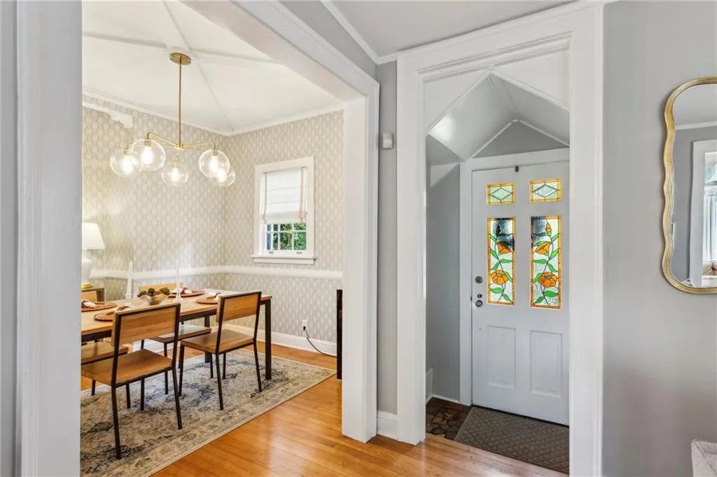 262 Peachtree Way Ne, Atlanta, Georgia 30305, 2 Bedrooms Bedrooms, ,1 BathroomBathrooms,Residential,Sold,262 Peachtree Way Ne,7616839