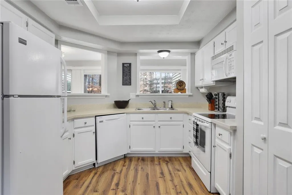 66 Dunwoody Springs Drive Ne, Atlanta, Georgia 30328, 2 Bedrooms Bedrooms, ,2 BathroomsBathrooms,Residential,Sold,66 Dunwoody Springs Drive Ne,6994221 66 Dunwoody Springs Drive Ne, Atlanta, Georgia 30328, 2 Bedrooms Bedrooms, ,2 BathroomsBathrooms,Residential,Sold,66 Dunwoody Springs Drive Ne,6994221