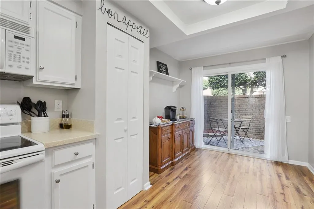 66 Dunwoody Springs Drive Ne, Atlanta, Georgia 30328, 2 Bedrooms Bedrooms, ,2 BathroomsBathrooms,Residential,Sold,66 Dunwoody Springs Drive Ne,6994221 66 Dunwoody Springs Drive Ne, Atlanta, Georgia 30328, 2 Bedrooms Bedrooms, ,2 BathroomsBathrooms,Residential,Sold,66 Dunwoody Springs Drive Ne,6994221