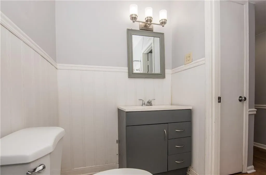 5576 Kingsport Drive, Sandy Springs, Georgia 30342, 3 Bedrooms Bedrooms, ,2 BathroomsBathrooms,Residential,Sold,5576 Kingsport Drive,6519903