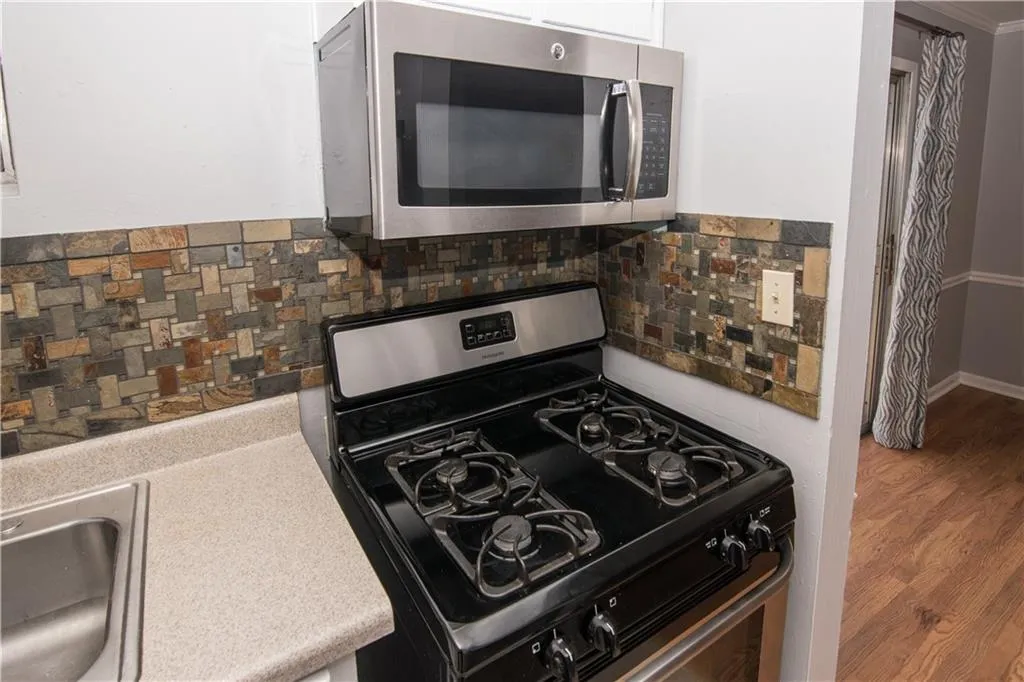 5576 Kingsport Drive, Sandy Springs, Georgia 30342, 3 Bedrooms Bedrooms, ,2 BathroomsBathrooms,Residential,Sold,5576 Kingsport Drive,6519903