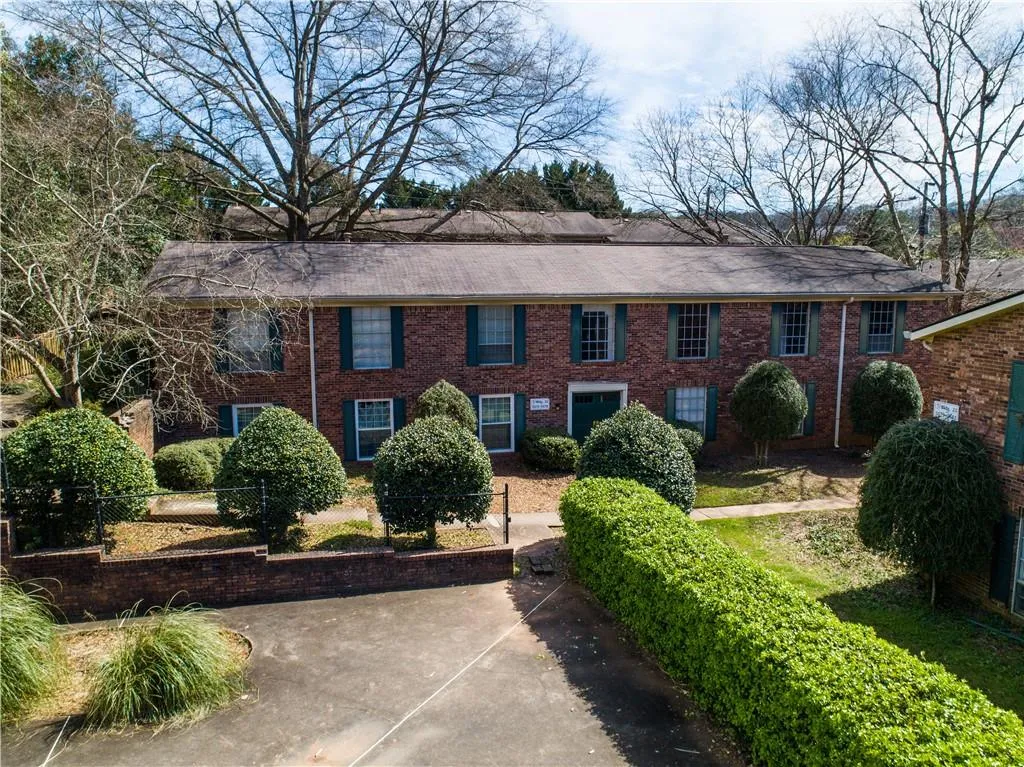 5576 Kingsport Drive, Sandy Springs, Georgia 30342, 3 Bedrooms Bedrooms, ,2 BathroomsBathrooms,Residential,Sold,5576 Kingsport Drive,6519903