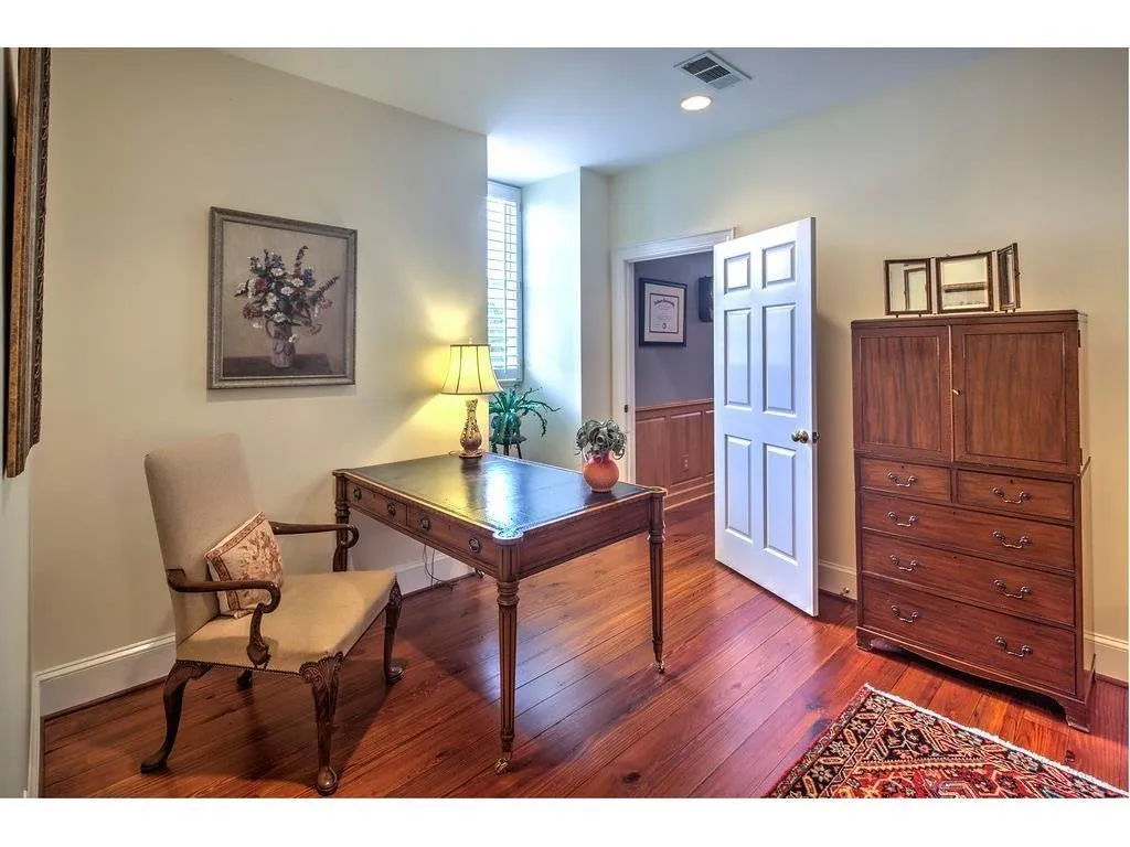 140 E Chambord Drive Nw, Atlanta, Georgia 30327, 6 Bedrooms Bedrooms, ,6 BathroomsBathrooms,Residential,Sold,140 E Chambord Drive Nw,5898730