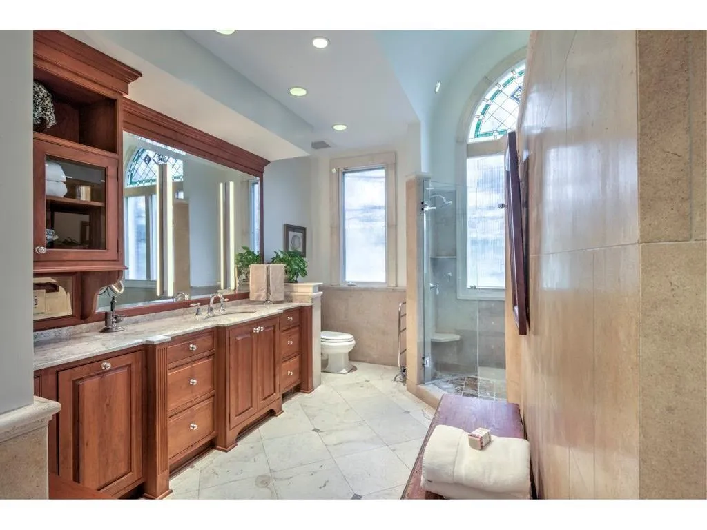 140 E Chambord Drive Nw, Atlanta, Georgia 30327, 6 Bedrooms Bedrooms, ,6 BathroomsBathrooms,Residential,Sold,140 E Chambord Drive Nw,5898730