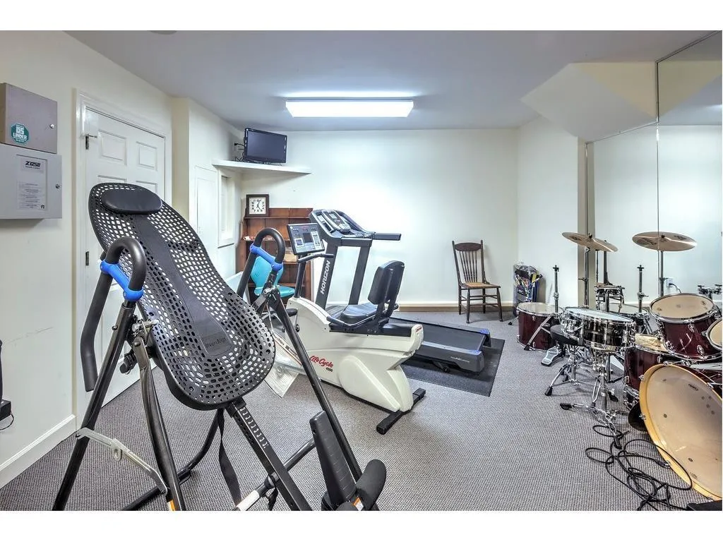 140 E Chambord Drive Nw, Atlanta, Georgia 30327, 6 Bedrooms Bedrooms, ,6 BathroomsBathrooms,Residential,Sold,140 E Chambord Drive Nw,5898730