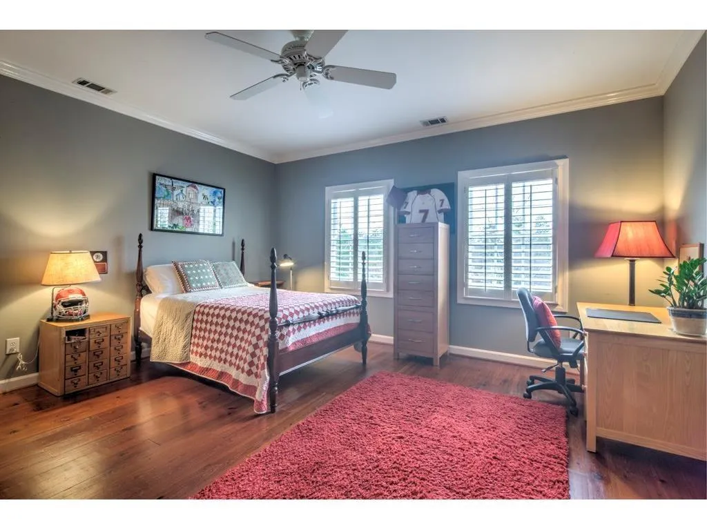 140 E Chambord Drive Nw, Atlanta, Georgia 30327, 6 Bedrooms Bedrooms, ,6 BathroomsBathrooms,Residential,Sold,140 E Chambord Drive Nw,5898730