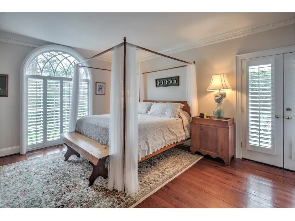 140 E Chambord Drive Nw, Atlanta, Georgia 30327, 6 Bedrooms Bedrooms, ,6 BathroomsBathrooms,Residential,Sold,140 E Chambord Drive Nw,5898730
