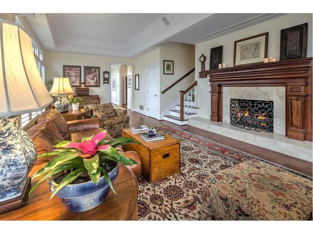 140 E Chambord Drive Nw, Atlanta, Georgia 30327, 6 Bedrooms Bedrooms, ,6 BathroomsBathrooms,Residential,Sold,140 E Chambord Drive Nw,5898730