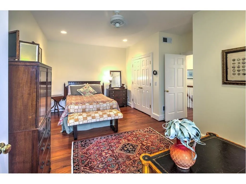 140 E Chambord Drive Nw, Atlanta, Georgia 30327, 6 Bedrooms Bedrooms, ,6 BathroomsBathrooms,Residential,Sold,140 E Chambord Drive Nw,5898730