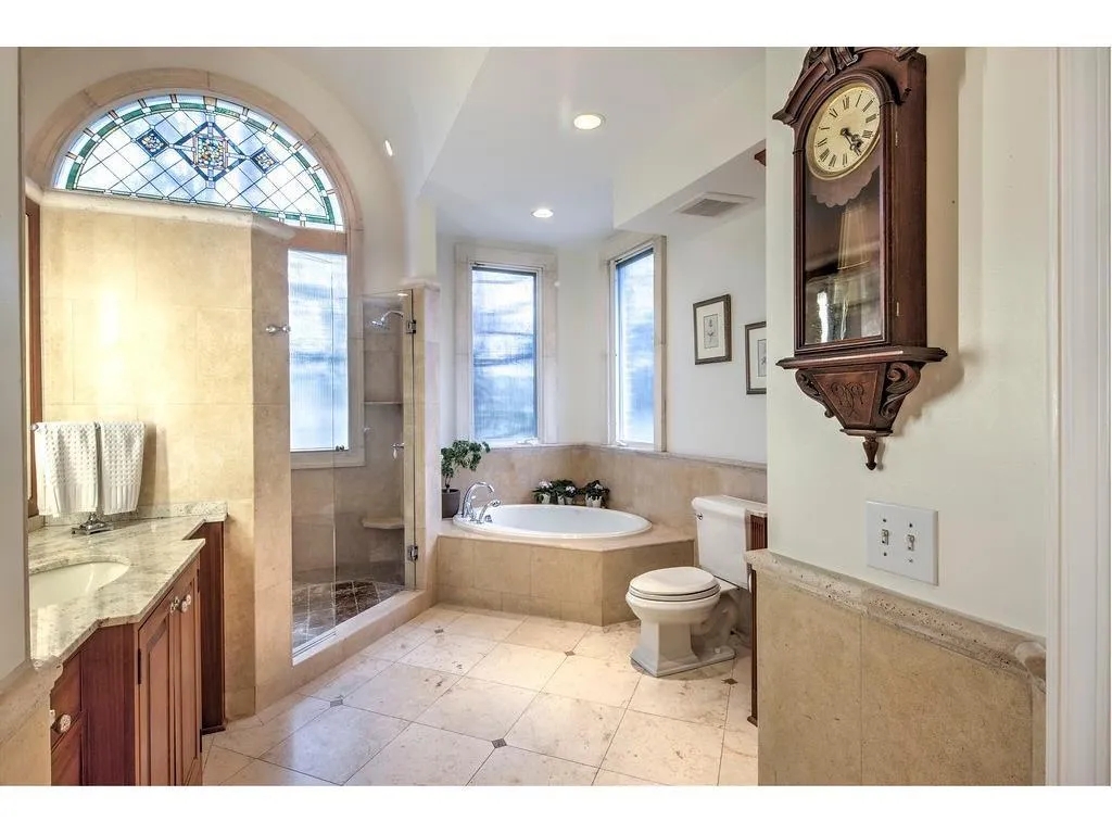 140 E Chambord Drive Nw, Atlanta, Georgia 30327, 6 Bedrooms Bedrooms, ,6 BathroomsBathrooms,Residential,Sold,140 E Chambord Drive Nw,5898730