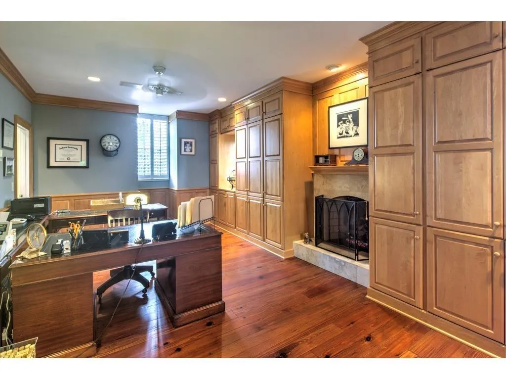 140 E Chambord Drive Nw, Atlanta, Georgia 30327, 6 Bedrooms Bedrooms, ,6 BathroomsBathrooms,Residential,Sold,140 E Chambord Drive Nw,5898730