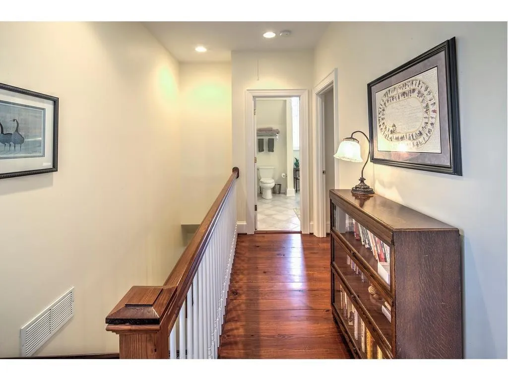 140 E Chambord Drive Nw, Atlanta, Georgia 30327, 6 Bedrooms Bedrooms, ,6 BathroomsBathrooms,Residential,Sold,140 E Chambord Drive Nw,5898730
