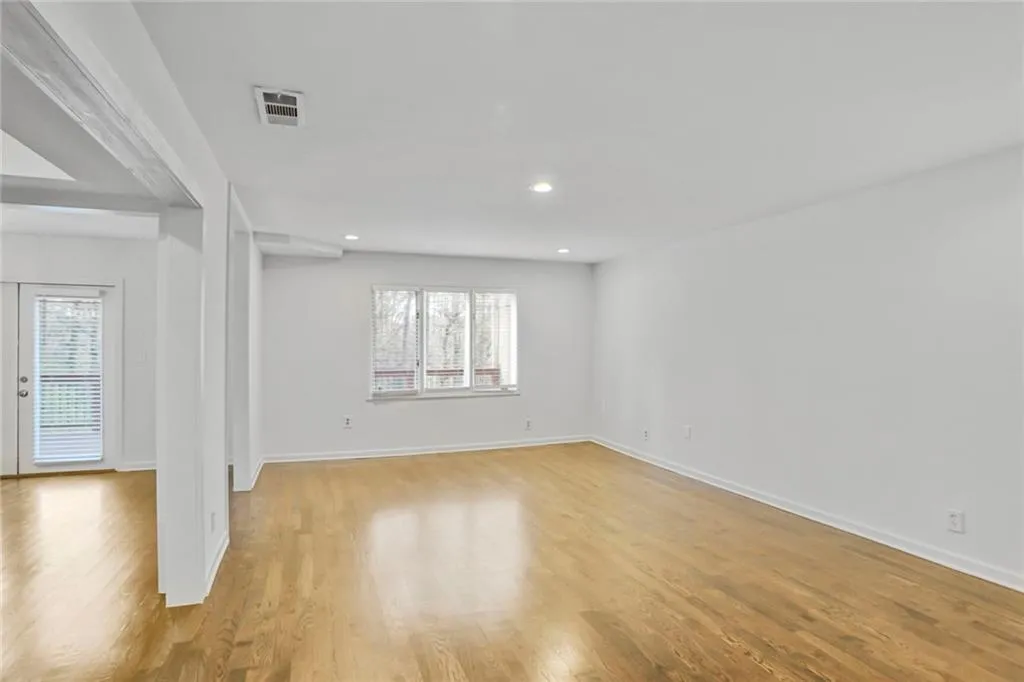 3036 Vinings Ferry Drive Se, Atlanta, Georgia 30339, 2 Bedrooms Bedrooms, ,2 BathroomsBathrooms,Residential,For Sale,3036 Vinings Ferry Drive Se,7619090