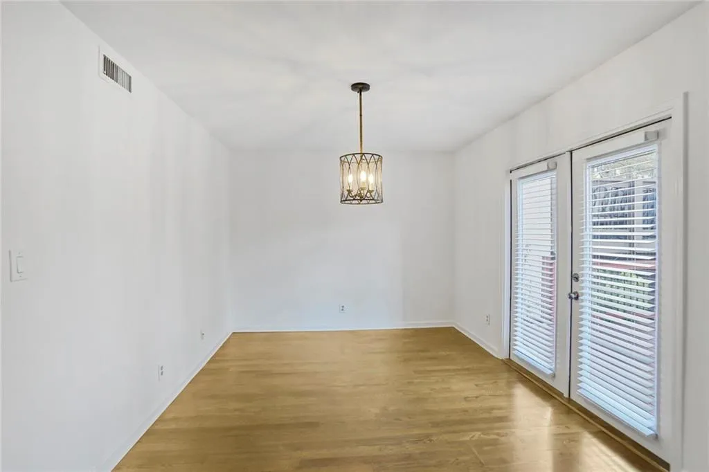3036 Vinings Ferry Drive Se, Atlanta, Georgia 30339, 2 Bedrooms Bedrooms, ,2 BathroomsBathrooms,Residential,For Sale,3036 Vinings Ferry Drive Se,7619090