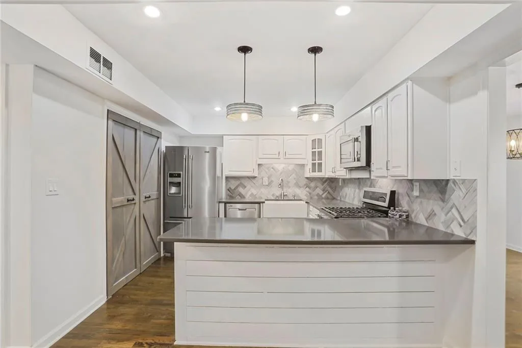 3036 Vinings Ferry Drive Se, Atlanta, Georgia 30339, 2 Bedrooms Bedrooms, ,2 BathroomsBathrooms,Residential,For Sale,3036 Vinings Ferry Drive Se,7619090