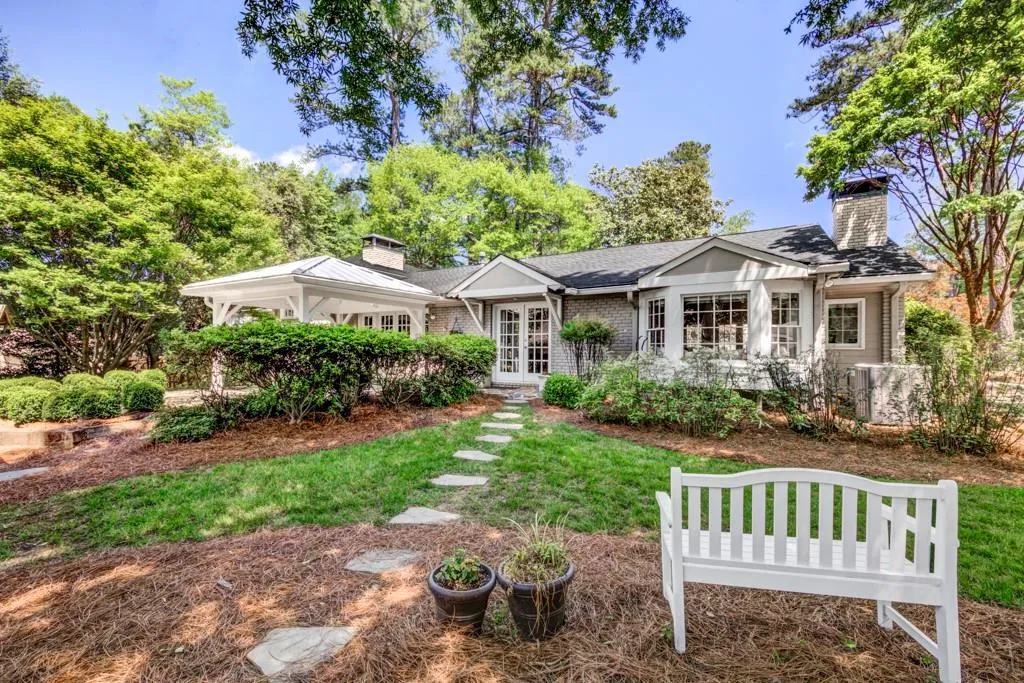 525 Dogwood Valley Drive, Sandy Springs, Georgia 30342, 3 Bedrooms Bedrooms, ,3 BathroomsBathrooms,Residential,Sold,525 Dogwood Valley Drive,7211021