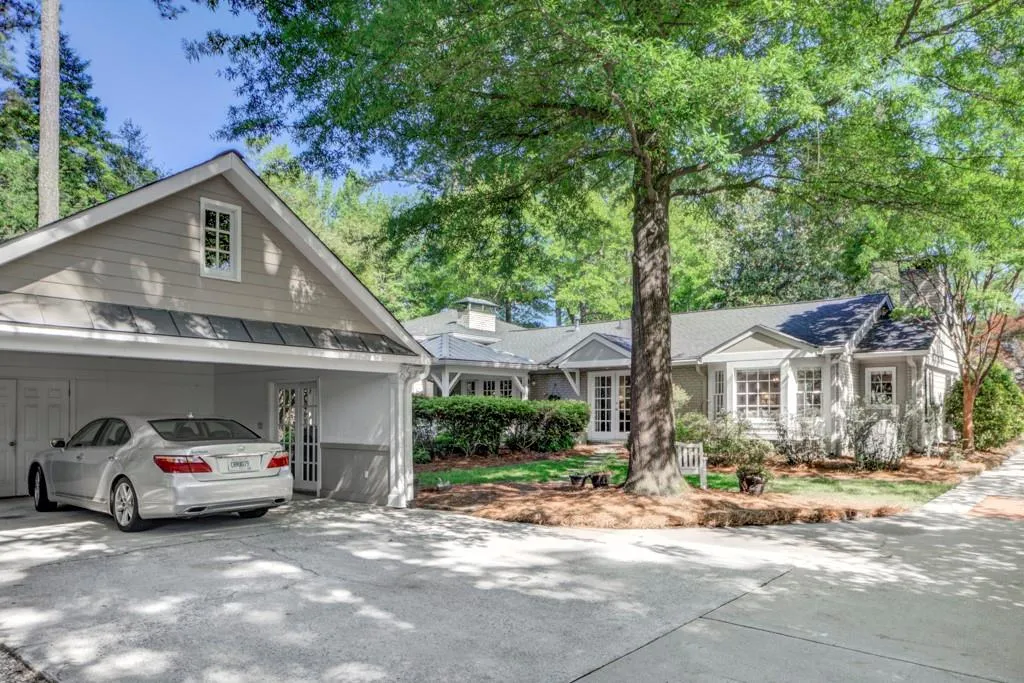 525 Dogwood Valley Drive, Sandy Springs, Georgia 30342, 3 Bedrooms Bedrooms, ,3 BathroomsBathrooms,Residential,Sold,525 Dogwood Valley Drive,7211021