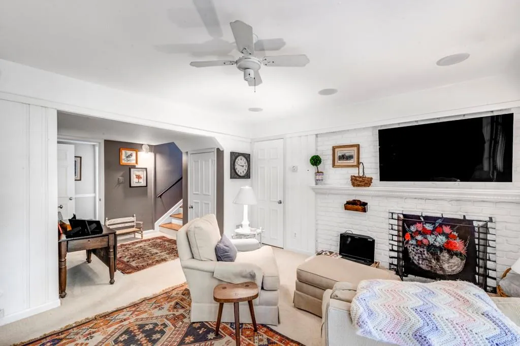 525 Dogwood Valley Drive, Sandy Springs, Georgia 30342, 3 Bedrooms Bedrooms, ,3 BathroomsBathrooms,Residential,Sold,525 Dogwood Valley Drive,7211021
