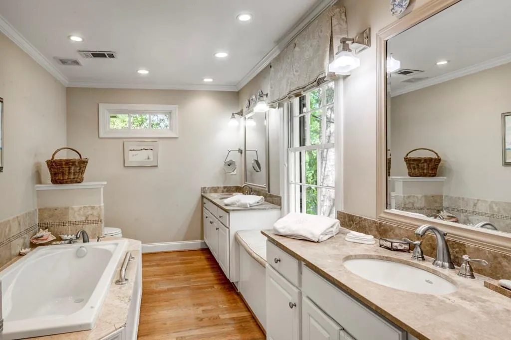 525 Dogwood Valley Drive, Sandy Springs, Georgia 30342, 3 Bedrooms Bedrooms, ,3 BathroomsBathrooms,Residential,Sold,525 Dogwood Valley Drive,7211021