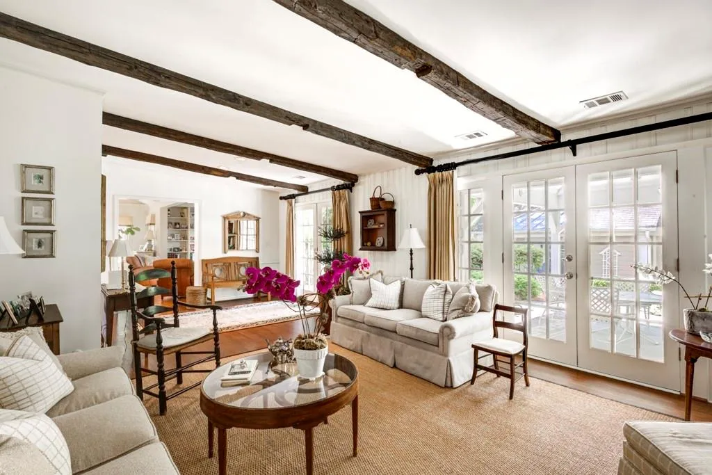 525 Dogwood Valley Drive, Sandy Springs, Georgia 30342, 3 Bedrooms Bedrooms, ,3 BathroomsBathrooms,Residential,Sold,525 Dogwood Valley Drive,7211021