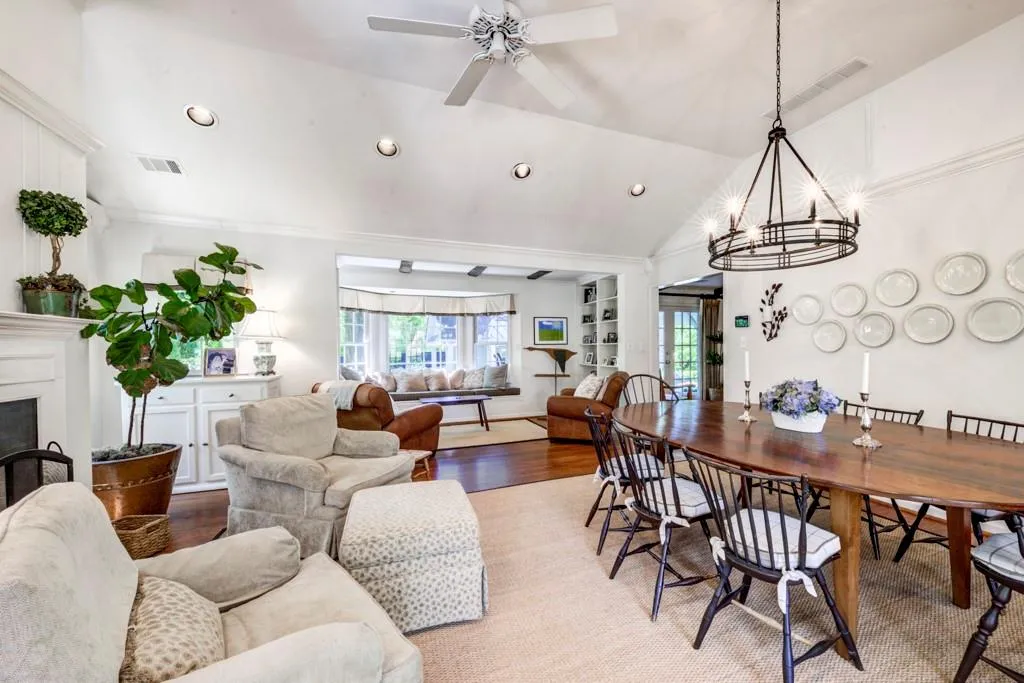 525 Dogwood Valley Drive, Sandy Springs, Georgia 30342, 3 Bedrooms Bedrooms, ,3 BathroomsBathrooms,Residential,Sold,525 Dogwood Valley Drive,7211021