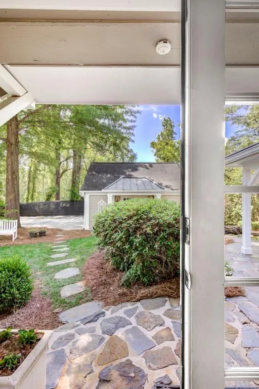 525 Dogwood Valley Drive, Sandy Springs, Georgia 30342, 3 Bedrooms Bedrooms, ,3 BathroomsBathrooms,Residential,Sold,525 Dogwood Valley Drive,7211021