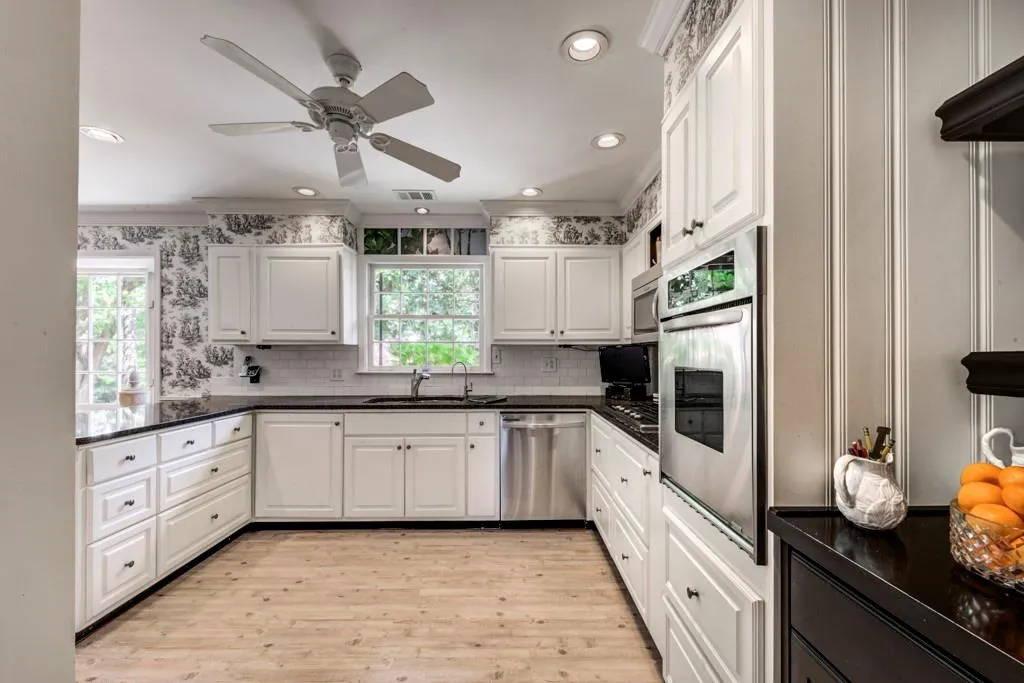 525 Dogwood Valley Drive, Sandy Springs, Georgia 30342, 3 Bedrooms Bedrooms, ,3 BathroomsBathrooms,Residential,Sold,525 Dogwood Valley Drive,7211021