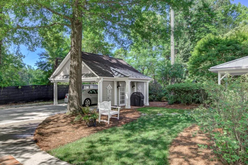 525 Dogwood Valley Drive, Sandy Springs, Georgia 30342, 3 Bedrooms Bedrooms, ,3 BathroomsBathrooms,Residential,Sold,525 Dogwood Valley Drive,7211021