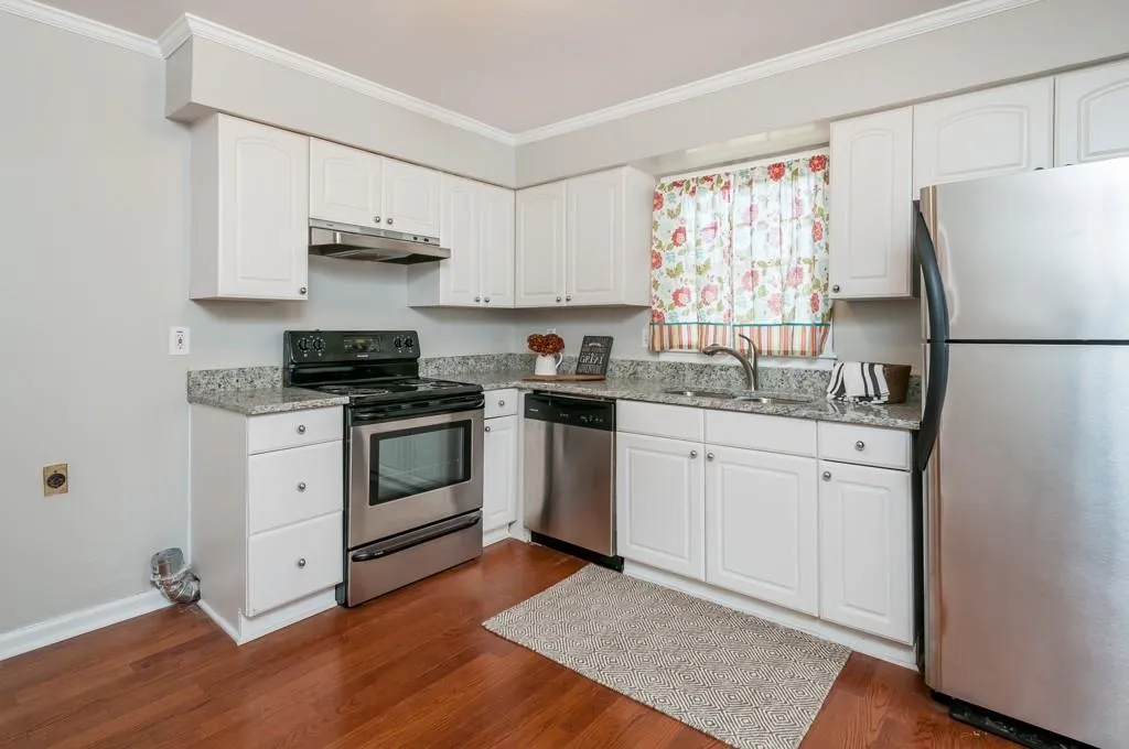 6520 Roswell Road Unit 78, Atlanta, Georgia 30328, 3 Bedrooms Bedrooms, ,2 BathroomsBathrooms,Residential,Sold,6520 Roswell Road Unit 78,5695749