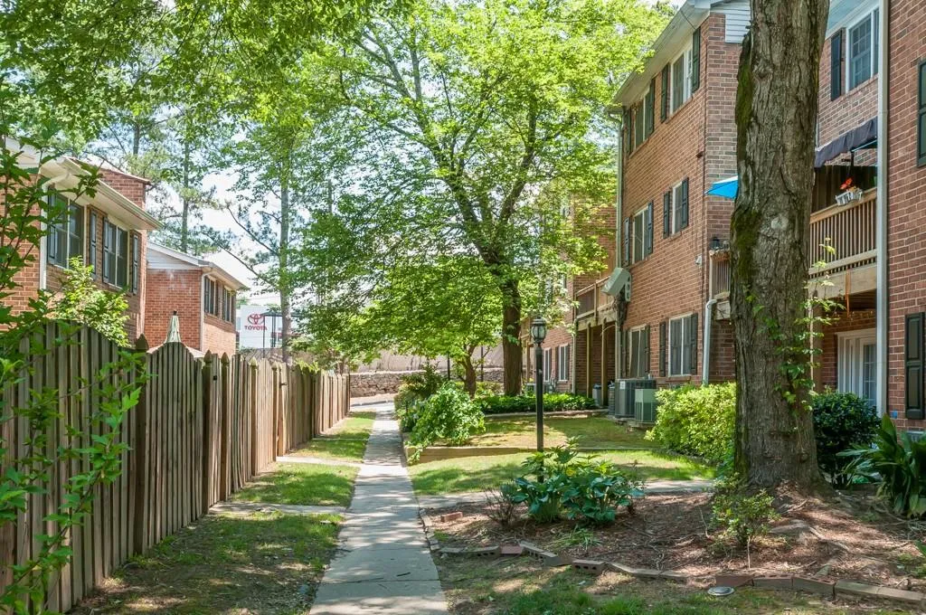 6520 Roswell Road Unit 78, Atlanta, Georgia 30328, 3 Bedrooms Bedrooms, ,2 BathroomsBathrooms,Residential,Sold,6520 Roswell Road Unit 78,5695749