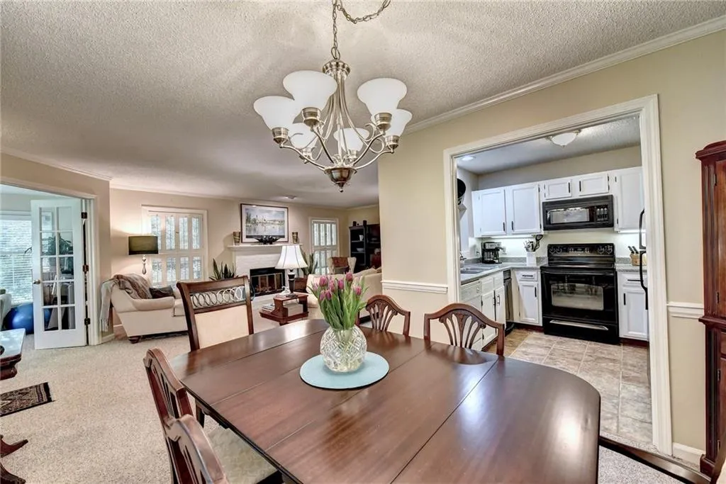 208 Abingdon Way, Sandy Springs, Georgia 30328, 1 Bedroom Bedrooms, ,1 BathroomBathrooms,Residential,Sold,208 Abingdon Way,6872314