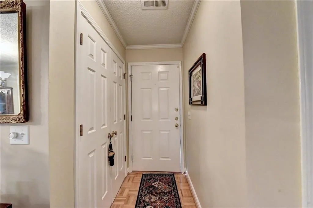 208 Abingdon Way, Sandy Springs, Georgia 30328, 1 Bedroom Bedrooms, ,1 BathroomBathrooms,Residential,Sold,208 Abingdon Way,6872314