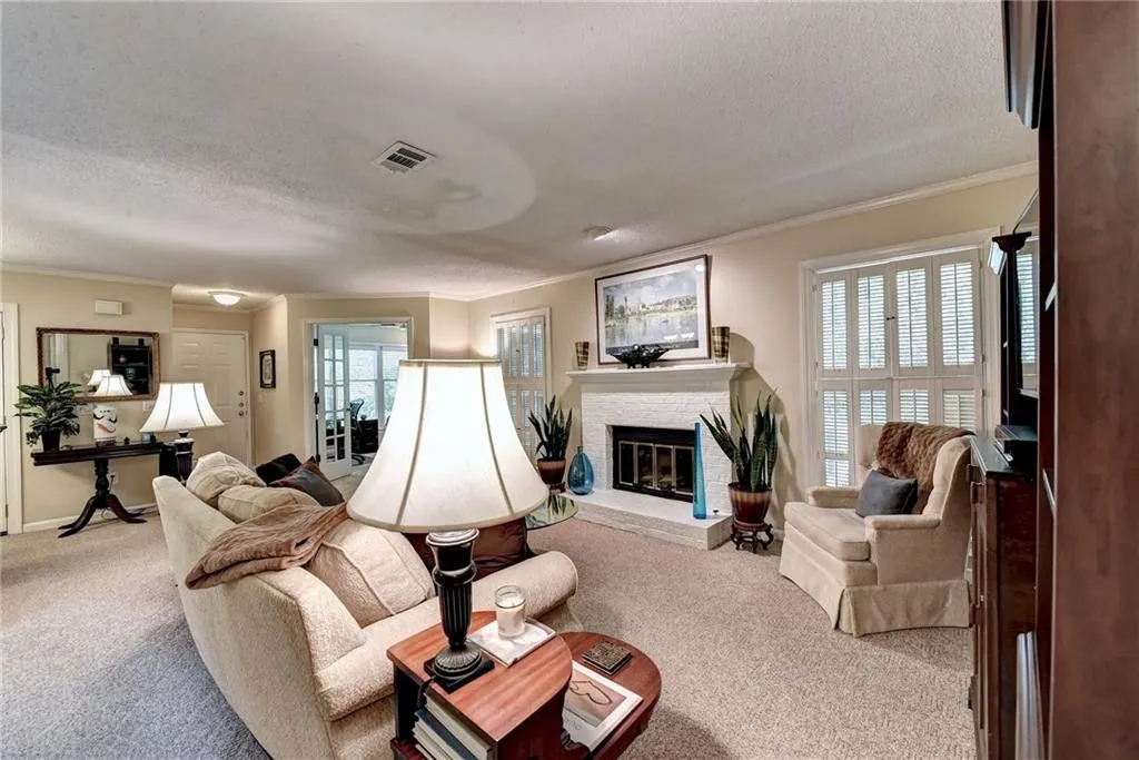 208 Abingdon Way, Sandy Springs, Georgia 30328, 1 Bedroom Bedrooms, ,1 BathroomBathrooms,Residential,Sold,208 Abingdon Way,6872314