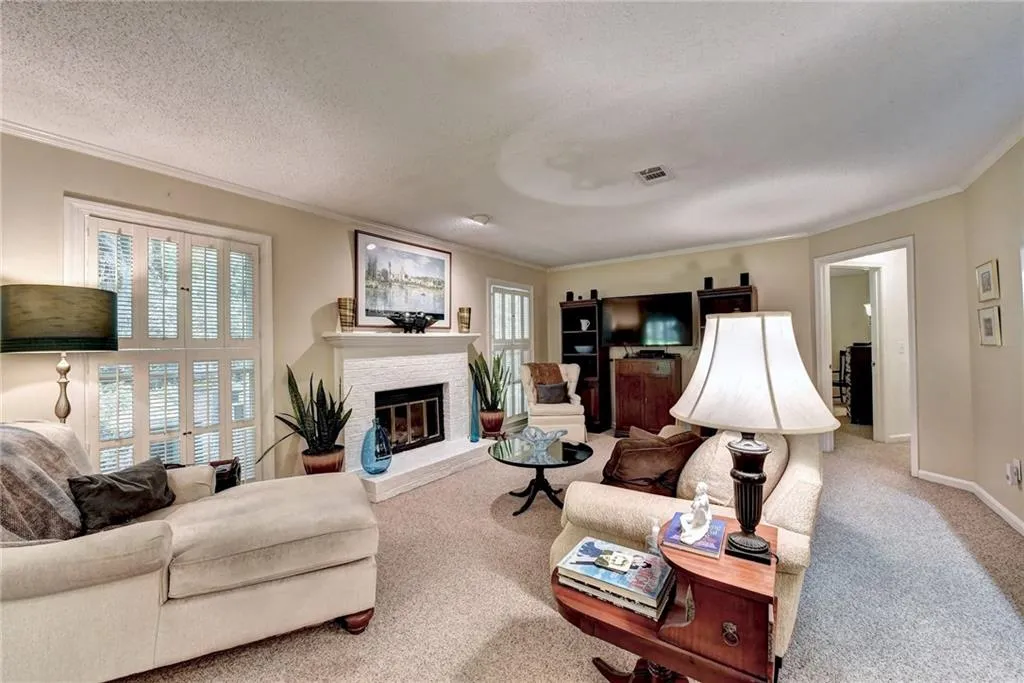 208 Abingdon Way, Sandy Springs, Georgia 30328, 1 Bedroom Bedrooms, ,1 BathroomBathrooms,Residential,Sold,208 Abingdon Way,6872314